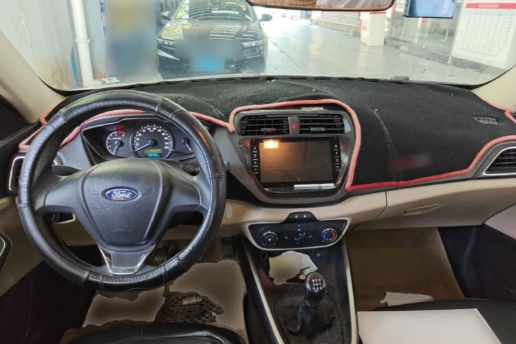 Used Ford Escort 2017 1.5L Manual Comfort Model Center Console
