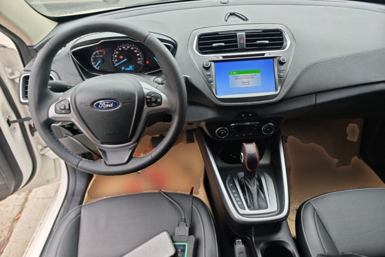 Used Ford Escort 2017 Happiness Edition 1.5L Automatic Fashion Version Center Console