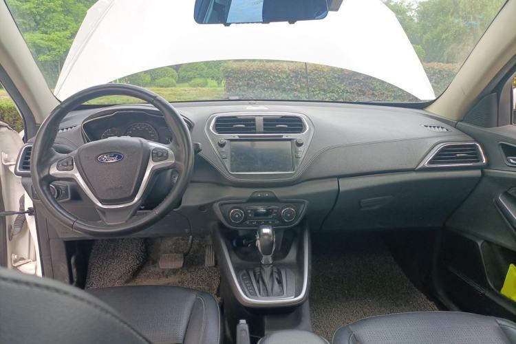 Used Ford Escort 2017 Happiness Edition 1.5L Automatic Fashion Version Center Console