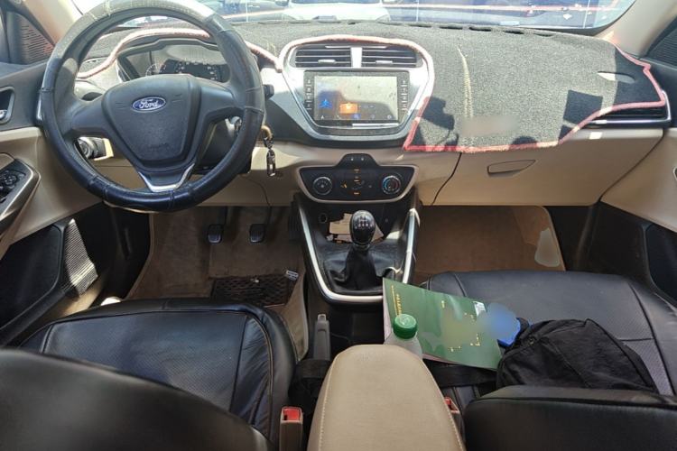Used Ford Escort 2017 1.5L Manual Comfort Model Center Console