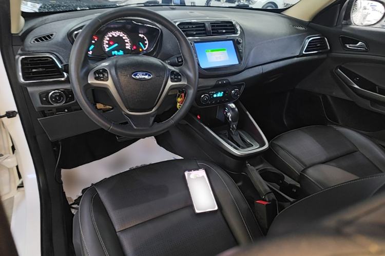Used Ford Escort 2017 Happiness Edition 1.5L Automatic Fashion Version Center Console