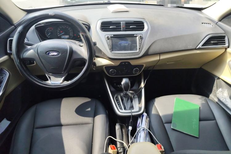 Used Ford Escort 2017 1.5L Automatic Comfort Model Center Console