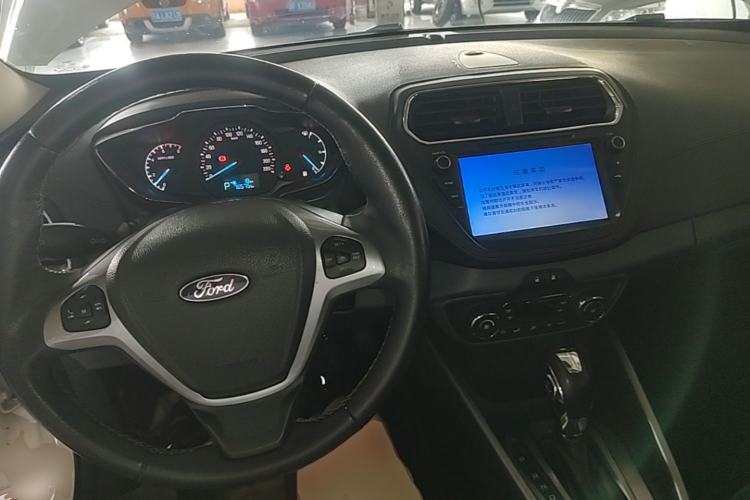 Used Ford Escort 2017 Happiness Edition 1.5L Automatic Fashion Version Center Console