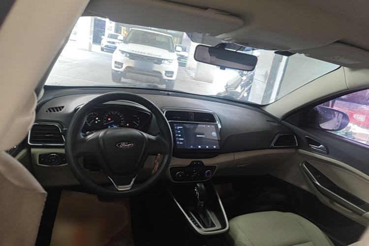 Used Ford Escort 2017 1.5L Automatic Comfort Model Center Console