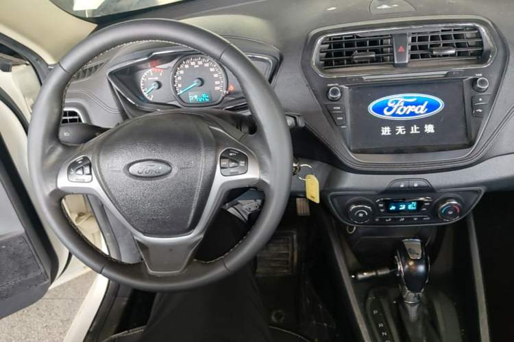 Used Ford Escort 2017 Happiness Edition 1.5L Automatic Fashion Version Center Console