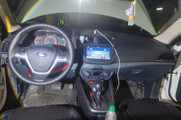 Used Ford Escort 2017 Happiness Edition 1.5L Automatic Fashion Version Center Console