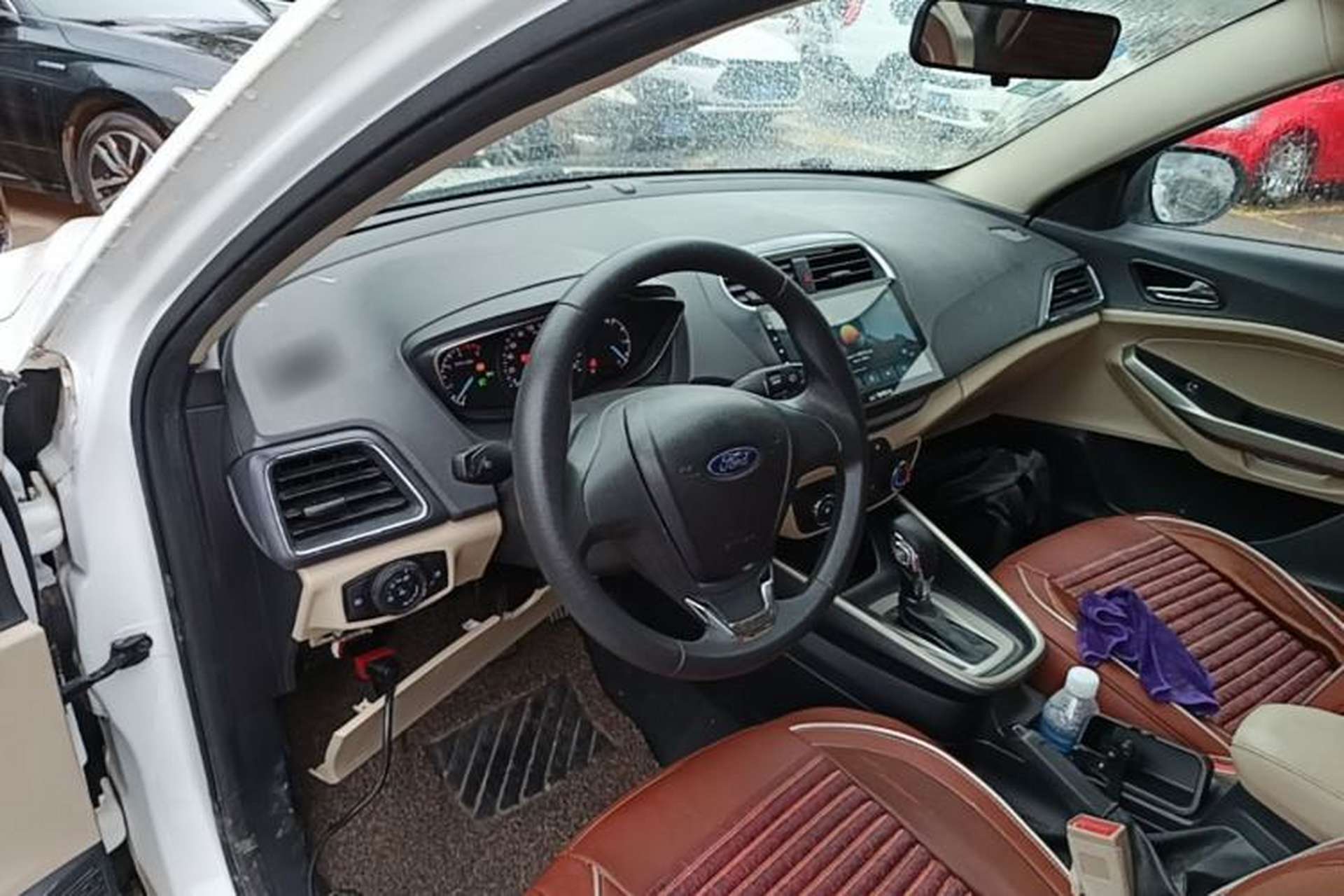 Used Ford Escort 2017 1.5L Automatic Comfort Model Center Console