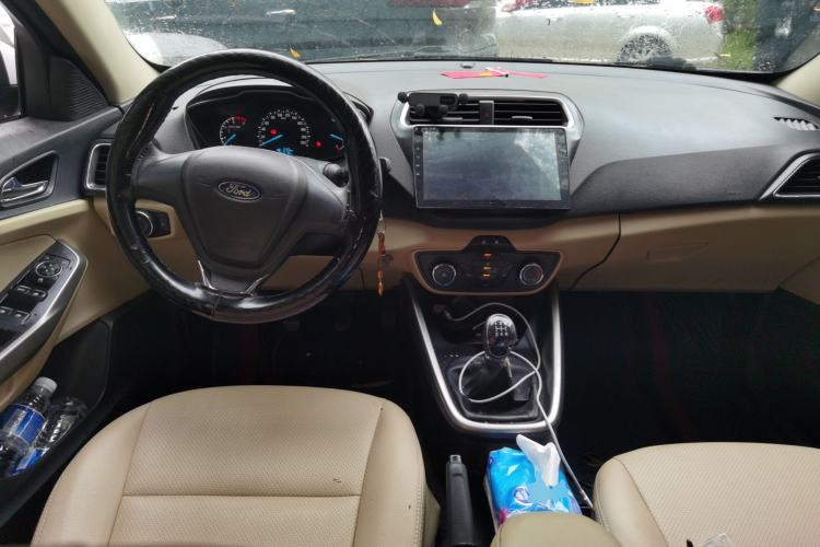Used Ford Escort 2017 1.5L Manual Comfort Model Center Console