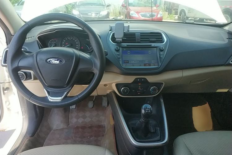 Used Ford Escort 2017 Revised Version 1.5L Manual Comfort Edition Center Console