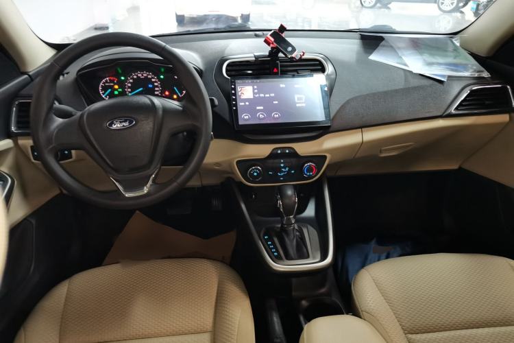 Used Ford Escort 2017 1.5L Automatic Comfort Model Center Console