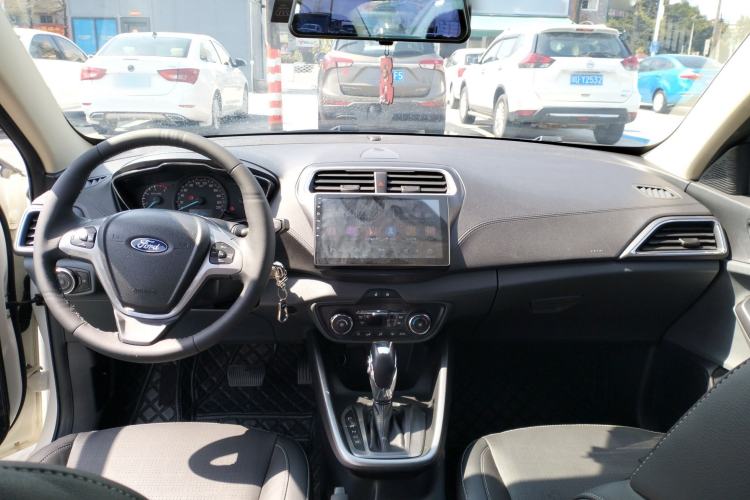 Used Ford Escort 2017 Happiness Edition 1.5L Automatic Fashion Version Center Console