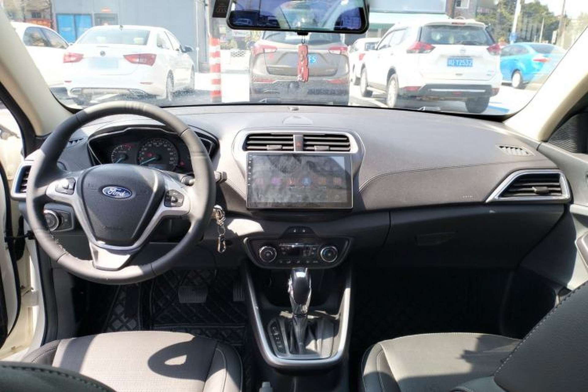 Used Ford Escort 2017 Happiness Edition 1.5L Automatic Fashion Version Center Console