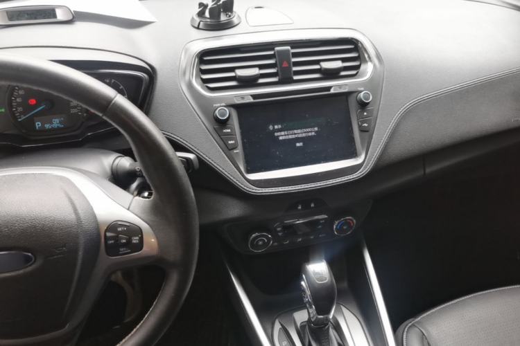 Used Ford Escort 2017 Happiness Edition 1.5L Automatic Fashion Version Center Console