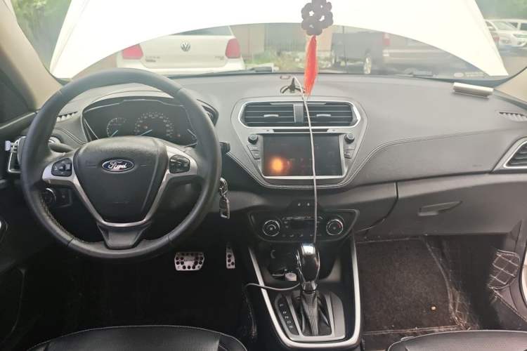 Used Ford Escort 2017 Happiness Edition 1.5L Automatic Fashion Version Center Console