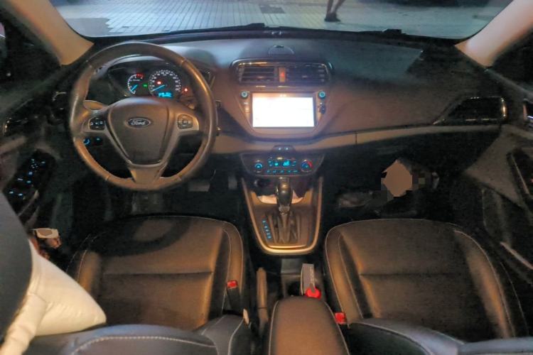 Used Ford Escort 2017 Happiness Edition 1.5L Automatic Fashion Version Center Console