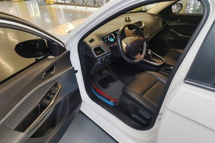 Used Ford Escort 2017 Happiness Edition 1.5L Automatic Fashion Version Driver Seat