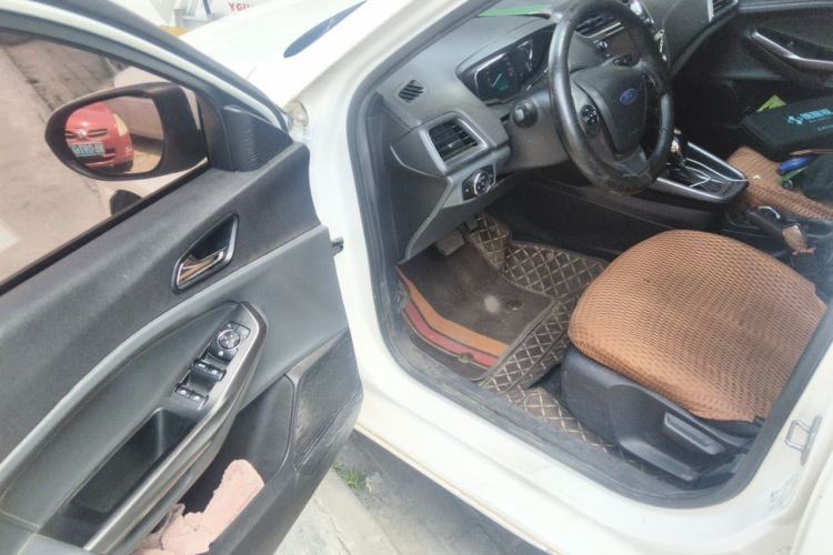 Used Ford Escort 2017 Happiness Edition 1.5L Automatic Fashion Version Driver Seat
