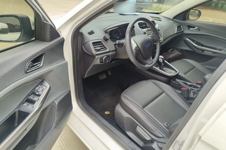 Used Ford Escort 2017 Happiness Edition 1.5L Automatic Fashion Version Driver Seat