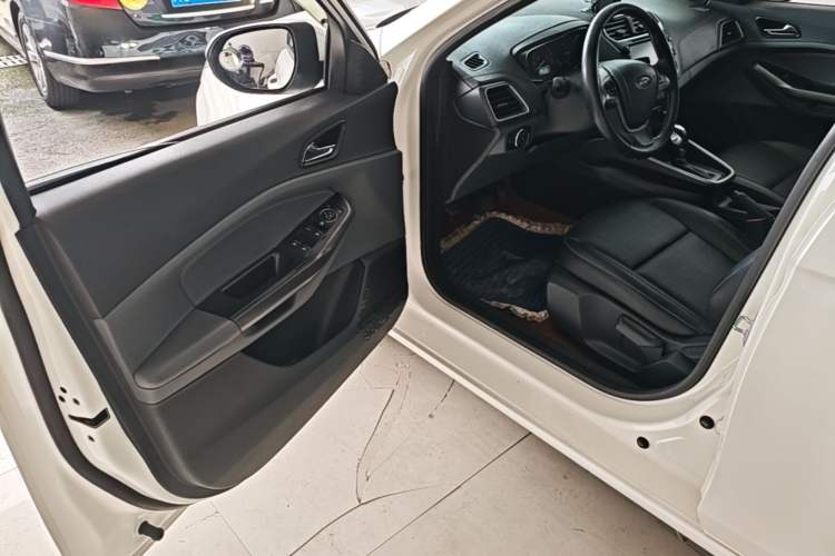 Used Ford Escort 2017 Happiness Edition 1.5L Automatic Fashion Version Driver Seat