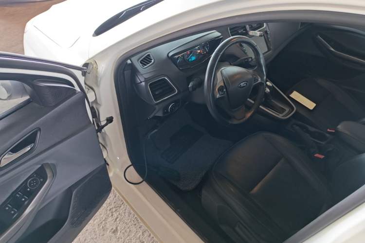 Used Ford Escort 2017 Happiness Edition 1.5L Automatic Fashion Version Driver Seat