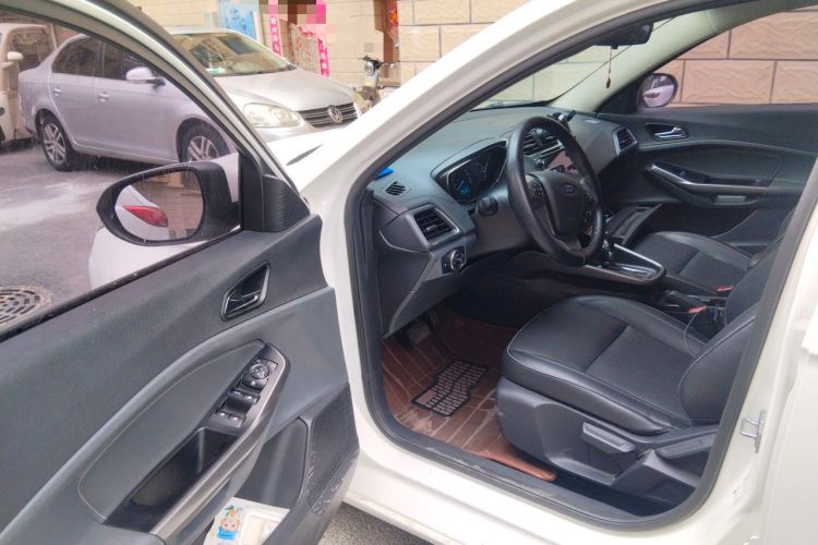 Used Ford Escort 2017 Happiness Edition 1.5L Automatic Fashion Version Driver Seat