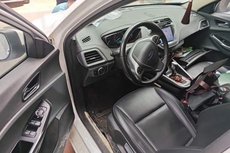 Used Ford Escort 2017 Happiness Edition 1.5L Automatic Fashion Version Driver Seat