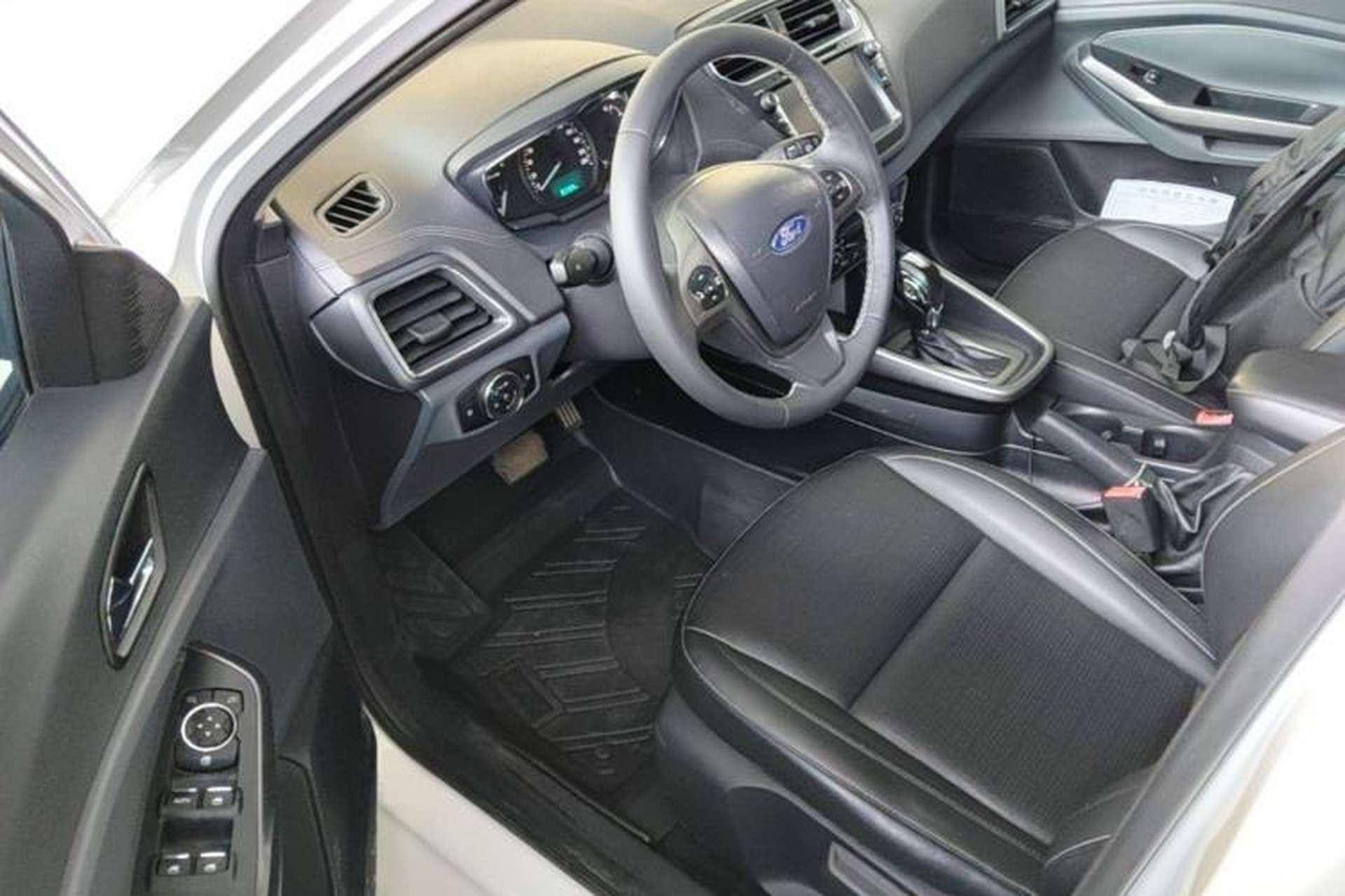 Used Ford Escort 2017 Happiness Edition 1.5L Automatic Fashion Version Driver Seat