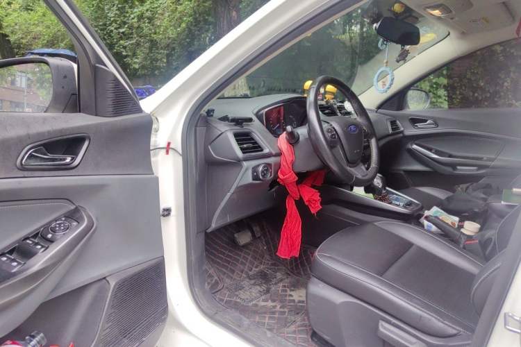 Used Ford Escort 2017 Happiness Edition 1.5L Automatic Fashion Version Driver Seat