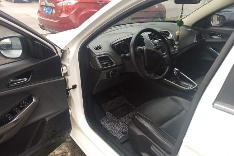 Used Ford Escort 2017 Happiness Edition 1.5L Automatic Fashion Version Driver Seat