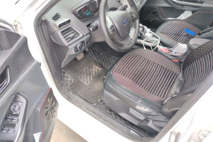 Used Ford Escort 2017 Happiness Edition 1.5L Automatic Fashion Version Driver Seat