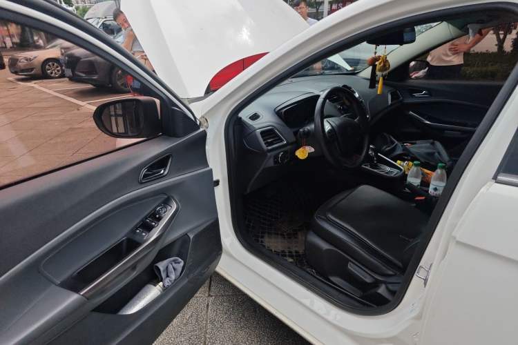 Used Ford Escort 2017 Happiness Edition 1.5L Automatic Fashion Version Driver Seat