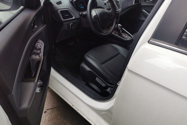 Used Ford Escort 2017 Happiness Edition 1.5L Automatic Fashion Version Driver Seat