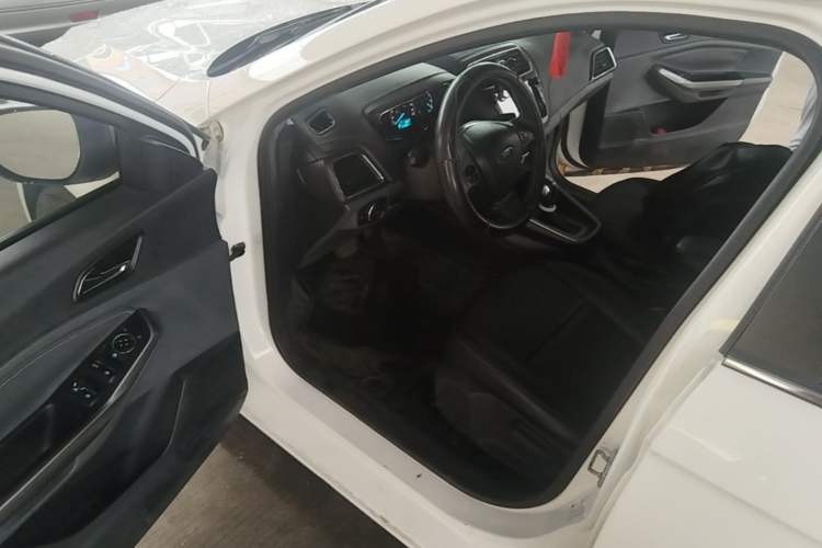 Used Ford Escort 2017 Happiness Edition 1.5L Automatic Fashion Version Driver Seat