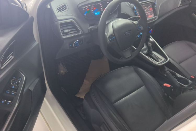 Used Ford Escort 2017 Happiness Edition 1.5L Automatic Fashion Version Driver Seat