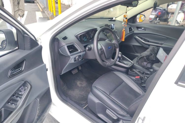 Used Ford Escort 2017 Happiness Edition 1.5L Automatic Fashion Version Driver Seat