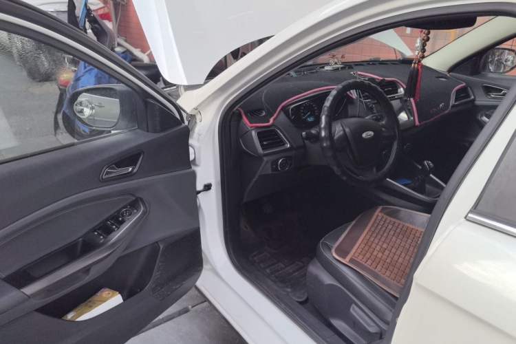 Used Ford Escort 2017 Happy Edition 1.5L Manual Fashion Model Driver Seat