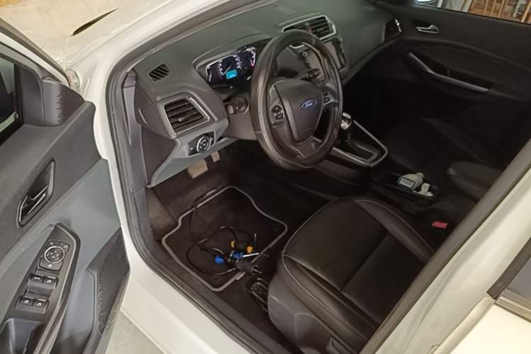 Used Ford Escort 2017 Happiness Edition 1.5L Automatic Fashion Version Driver Seat