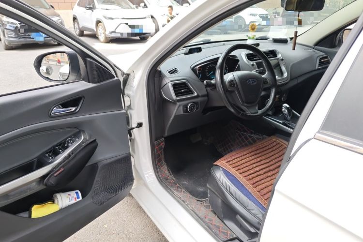 Used Ford Escort 2017 Happiness Edition 1.5L Automatic Fashion Version Driver Seat
