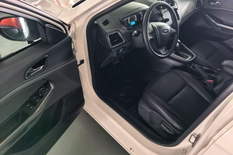 Used Ford Escort 2017 Happiness Edition 1.5L Automatic Fashion Version Driver Seat