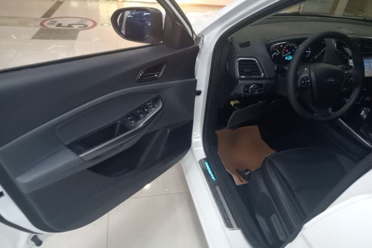 Used Ford Escort 2017 Happiness Edition 1.5L Automatic Fashion Version Driver Seat