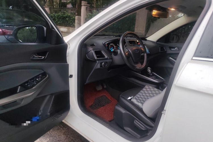 Used Ford Escort 2017 Happiness Edition 1.5L Automatic Fashion Version Driver Seat
