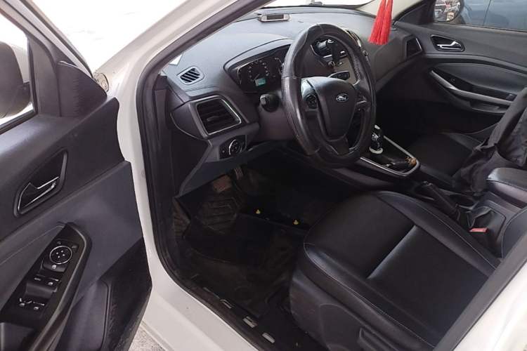 Used Ford Escort 2017 Happiness Edition 1.5L Automatic Fashion Version Driver Seat