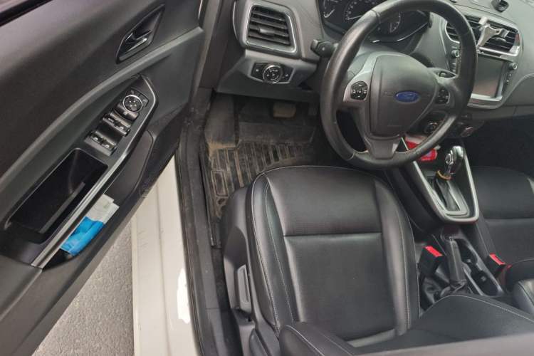 Used Ford Escort 2017 Happiness Edition 1.5L Automatic Fashion Version Driver Seat