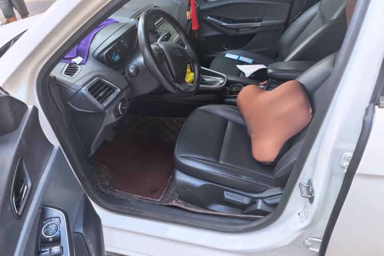 Used Ford Escort 2017 Happiness Edition 1.5L Automatic Fashion Version Driver Seat