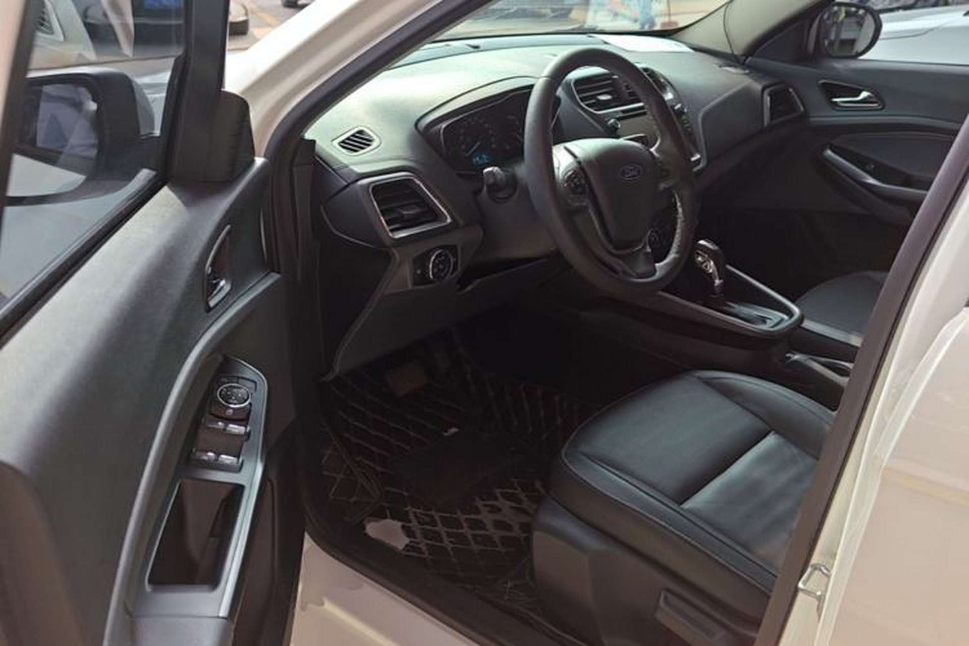 Used Ford Escort 2017 Happiness Edition 1.5L Automatic Fashion Version Driver Seat