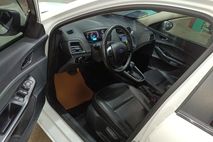 Used Ford Escort 2017 Happiness Edition 1.5L Automatic Fashion Version Driver Seat