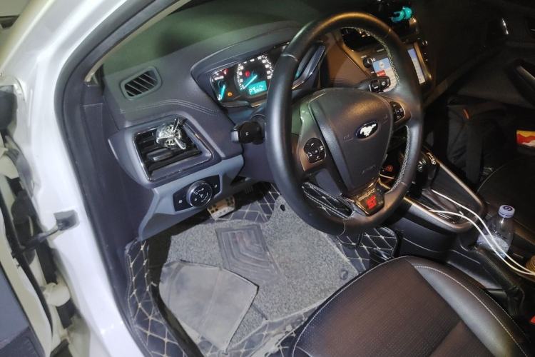 Used Ford Escort 2017 Happiness Edition 1.5L Automatic Fashion Version Driver Seat
