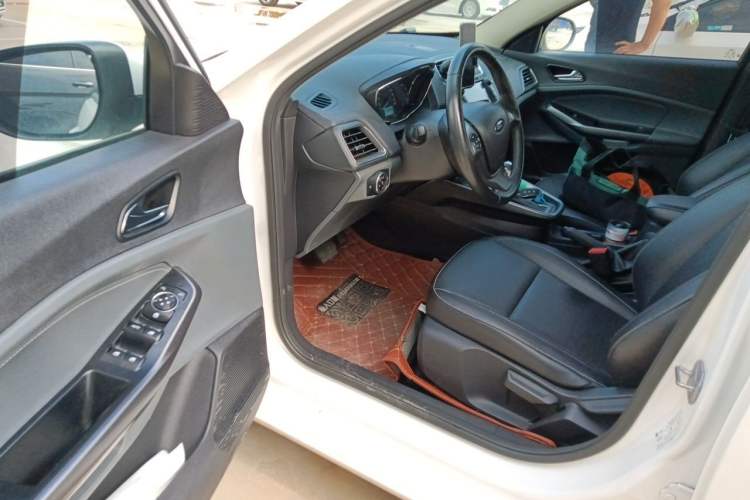 Used Ford Escort 2017 Happiness Edition 1.5L Automatic Fashion Version Driver Seat