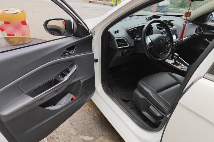 Used Ford Escort 2017 Happiness Edition 1.5L Automatic Fashion Version Driver Seat