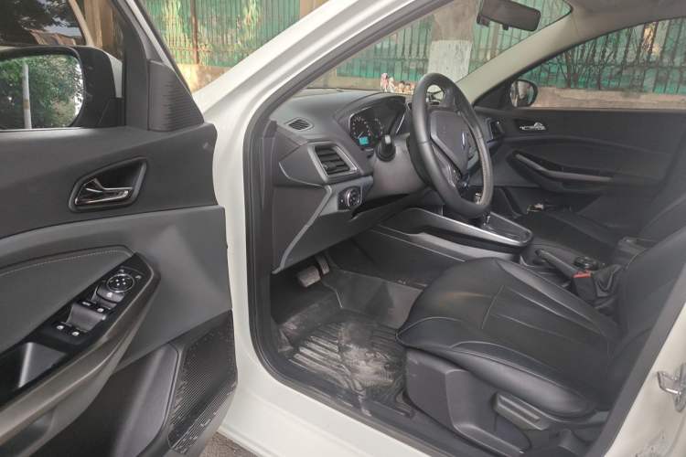Used Ford Escort 2017 Happiness Edition 1.5L Automatic Fashion Version Driver Seat